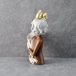 Aurelia with a Bouquet Sculpture - Home Artisan