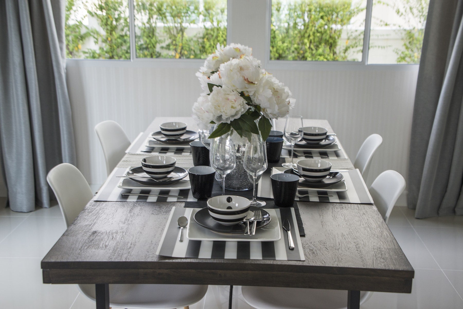 Five Secrets to Creating a Modern and Wow-worthy Tablescape