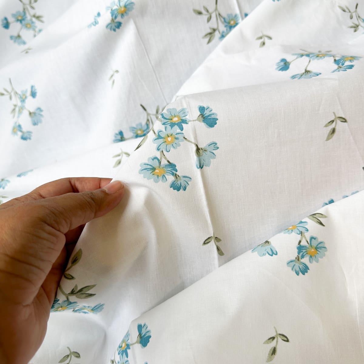 Daisy Dreams Sky Blue 200TC Cotton Percale Bed Sheet - Home Artisan