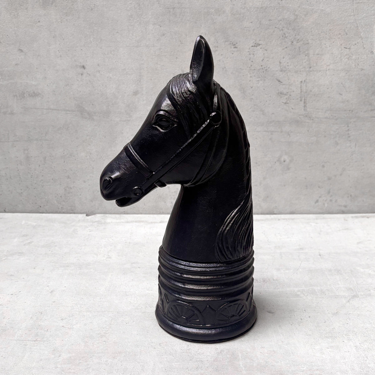 Royal Black Horse Head Metal Sculpture - Home Artisan
