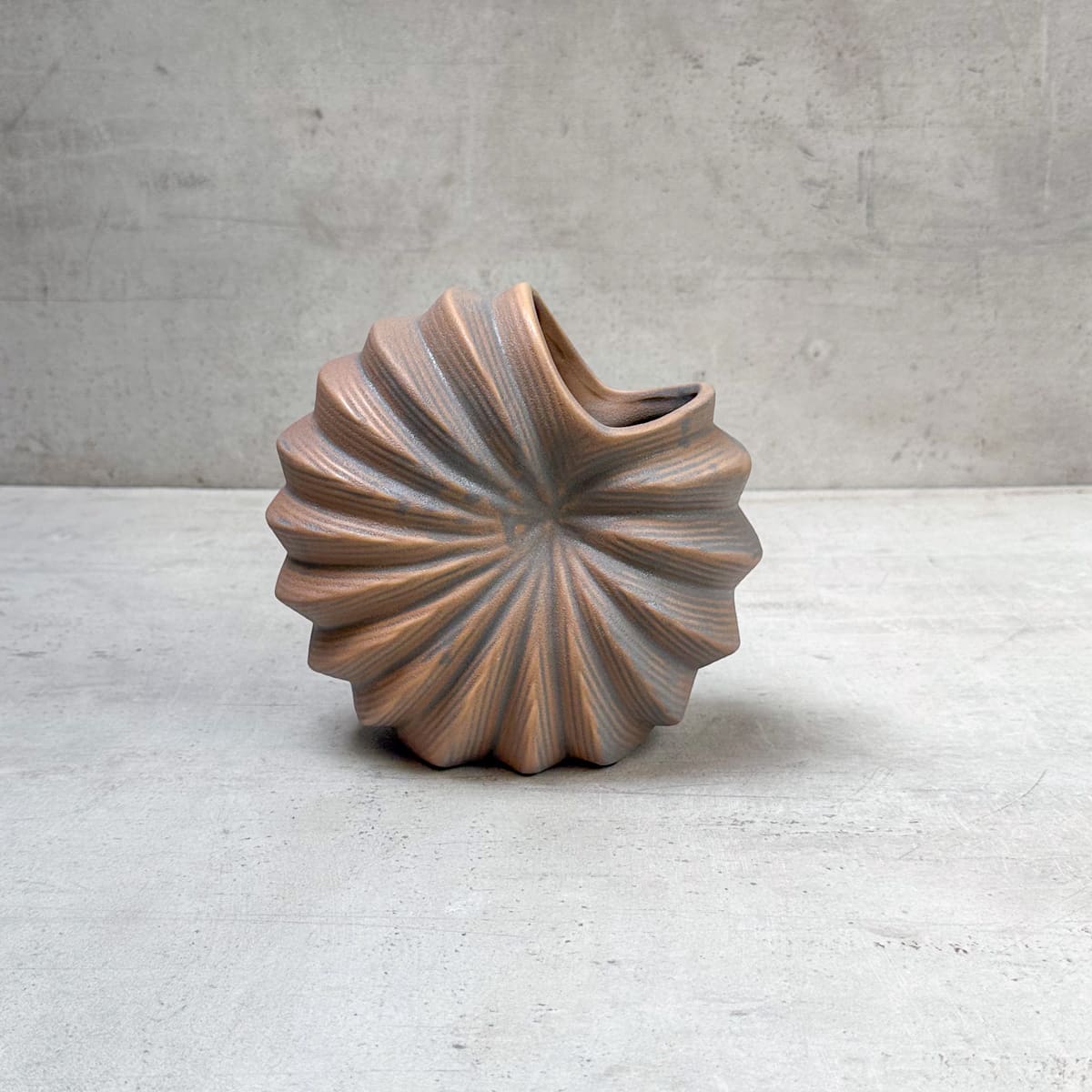 Aegir Shell Brown Ceramic Vase - Home Artisan