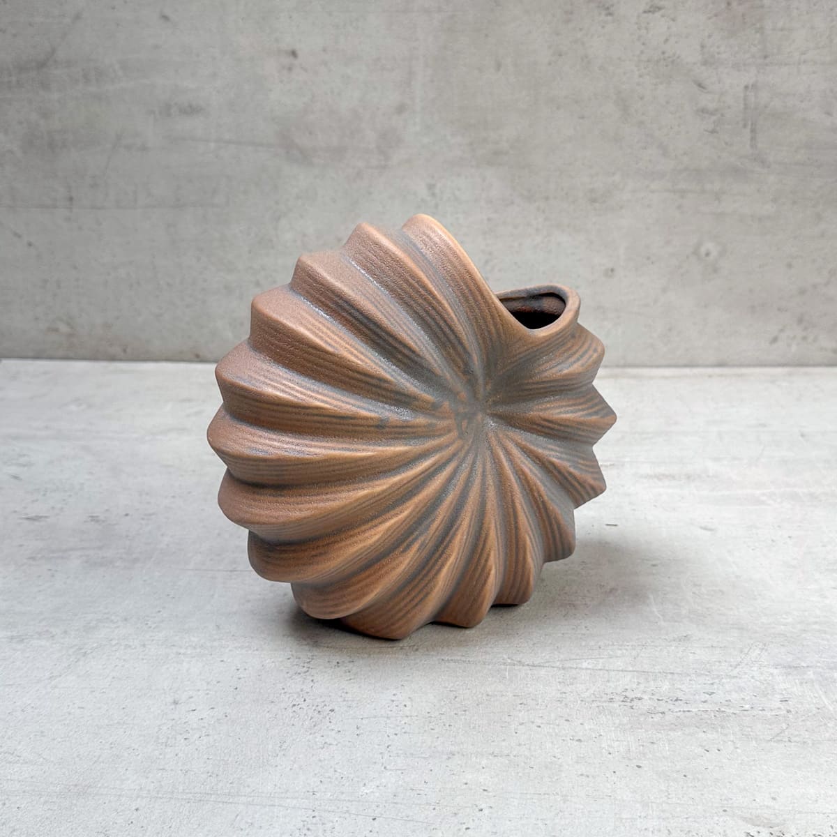 Aegir Shell Brown Ceramic Vase - Home Artisan