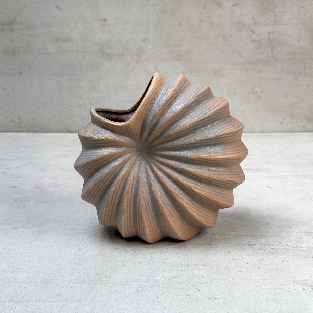 Aegir Shell Brown Ceramic Vase - Home Artisan