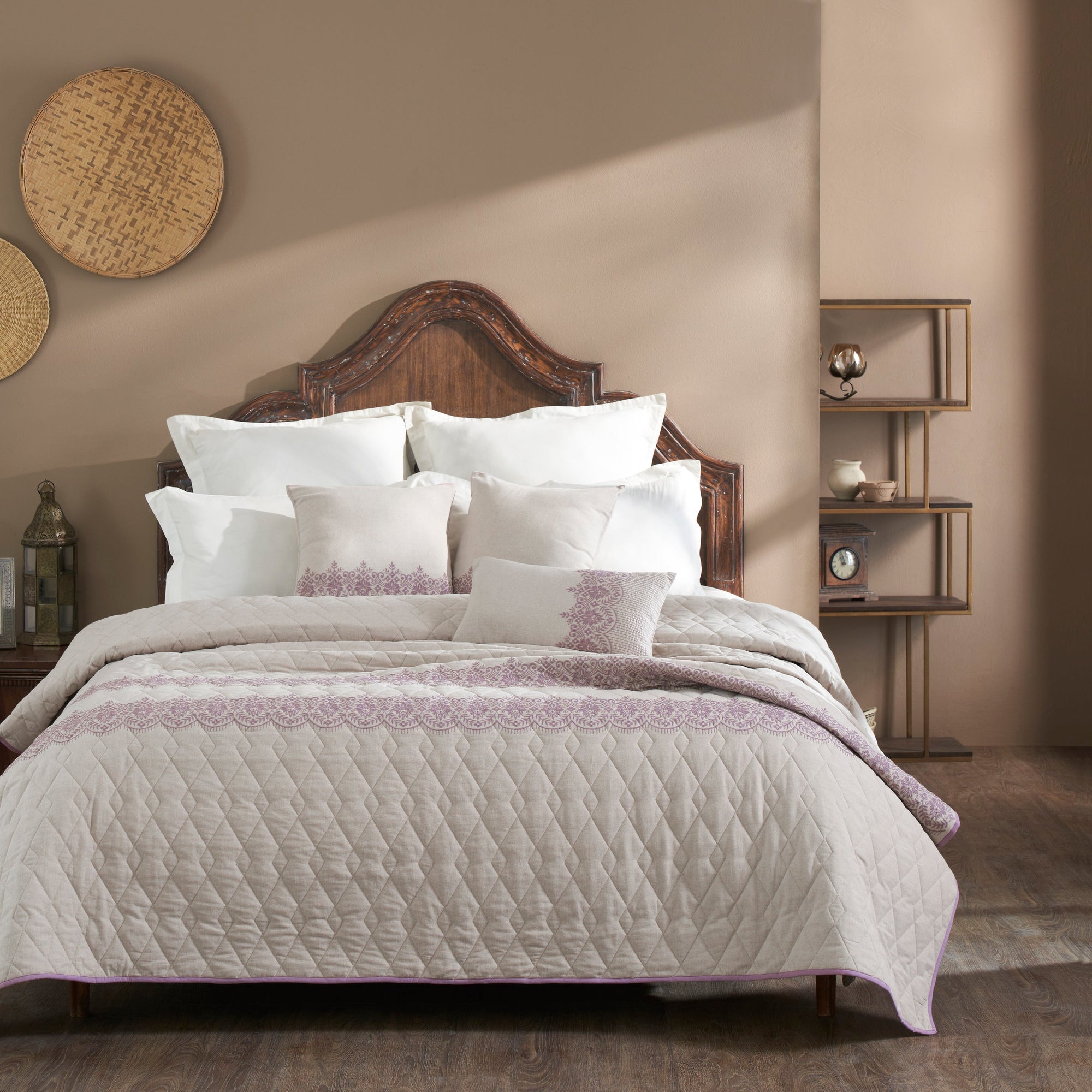 Tarpo Embroidered Bedding Set (4 pcs) - Home Artisan
