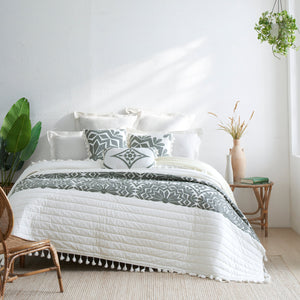 Lionfish Embroidered Bedding Set (4 pcs) - Home Artisan