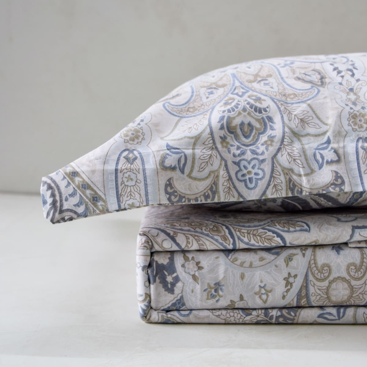 A Floral Medley Cotton Bed Sheet - Home Artisan