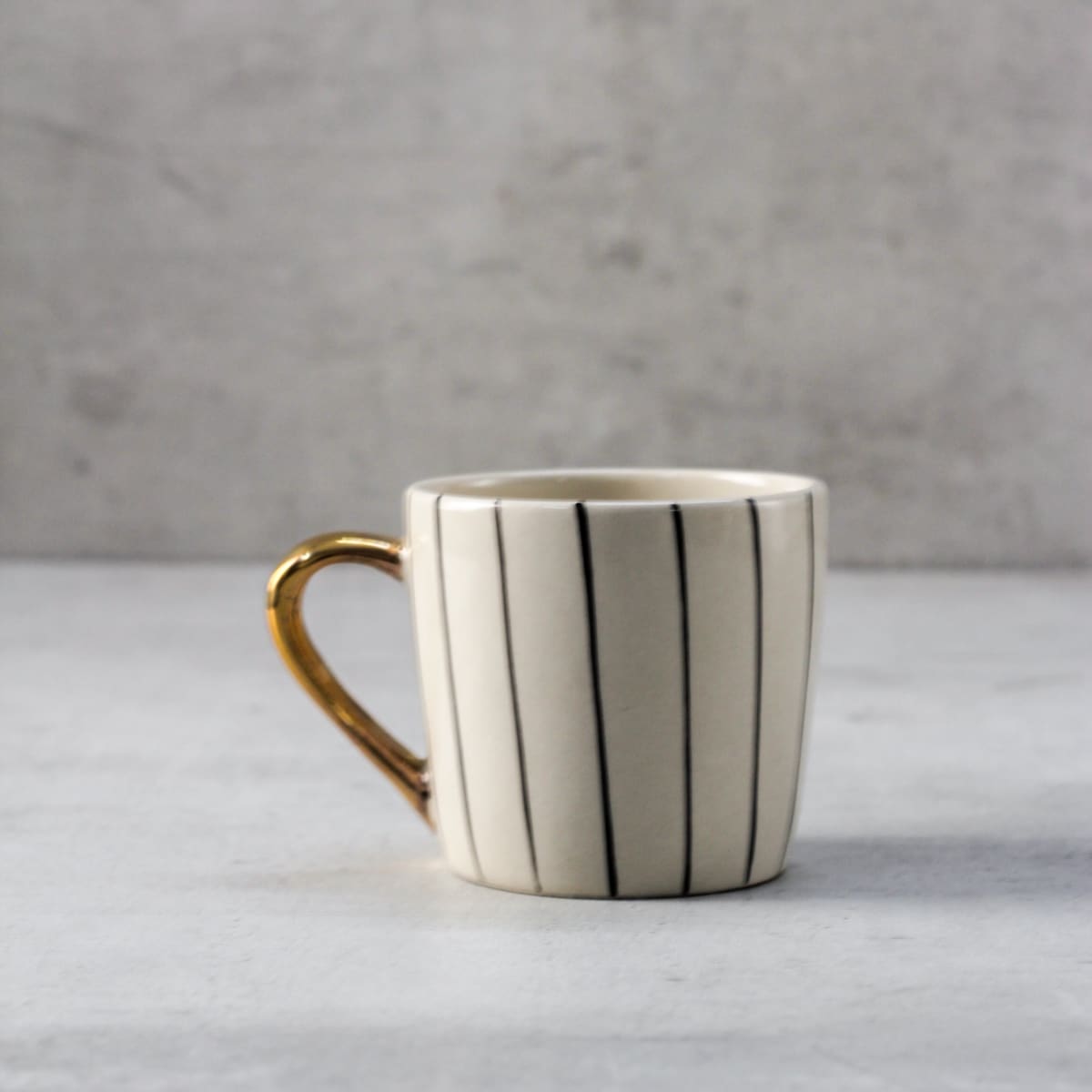 Iris Black Vertical Striped Mug with Golden Handle - Set of 2 - Home Artisan