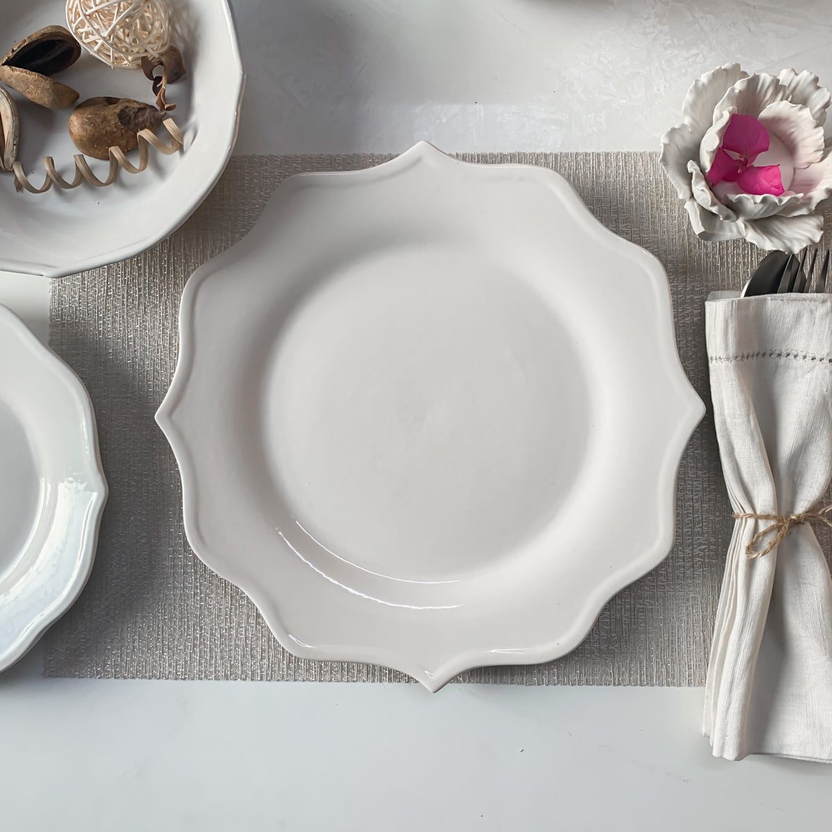 White Lotus Dinner Plate - Set of 2