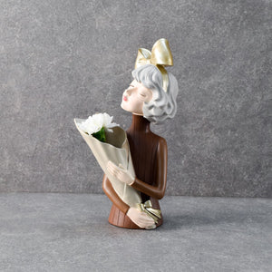 Aurelia with a Bouquet Sculpture - Home Artisan