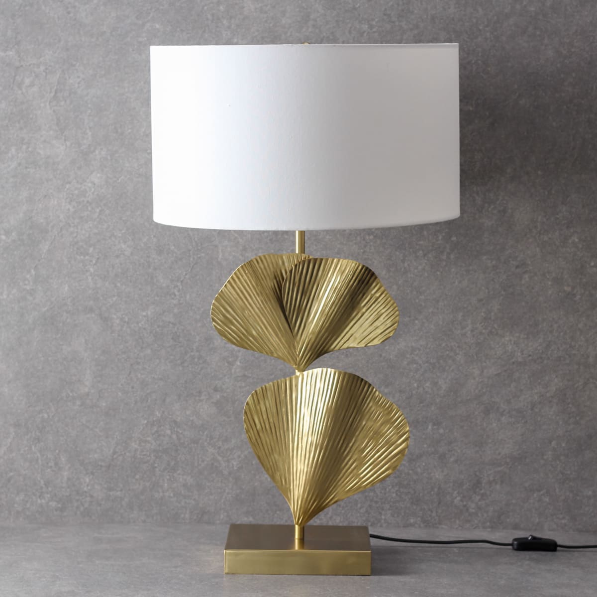 Xandra Gingko Leaf Table Lamp - Home Artisan