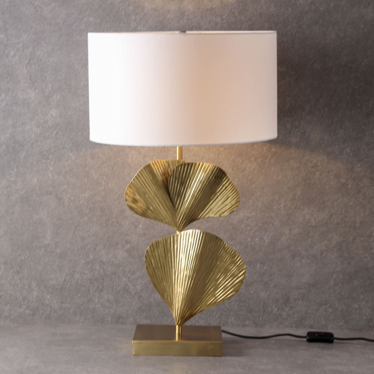 Xandra Gingko Leaf Table Lamp - Home Artisan